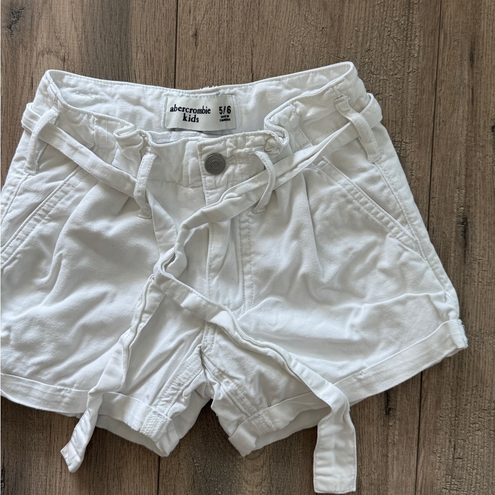 Toddler Abercrombie & Fitch White Shorts - Picture 3 of 7